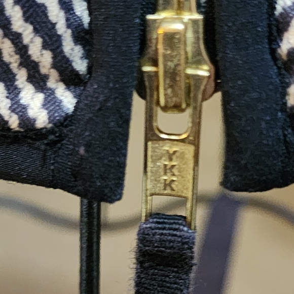 J.Crew Herringbone Excursion Quilted Puffer Vest XS Black White Classic - Picture 6 of 10